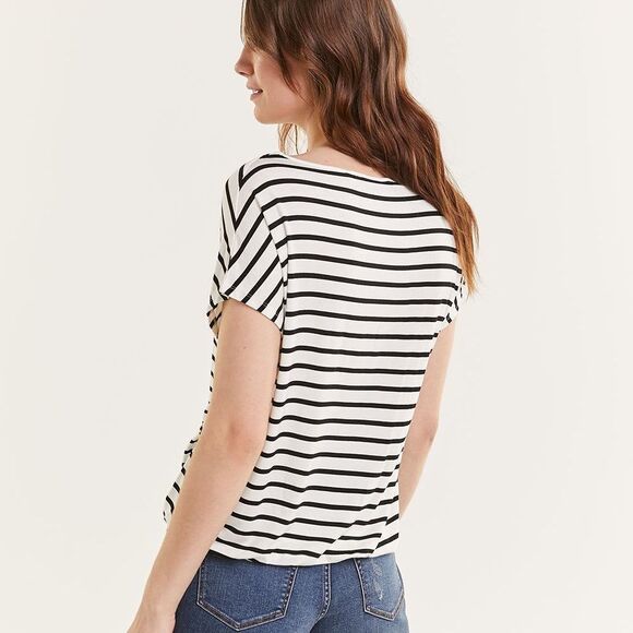 Reitman’s 𝅺Extended Sleeve Striped Tee with Front Tie Size 3x - Picture 2 of 9